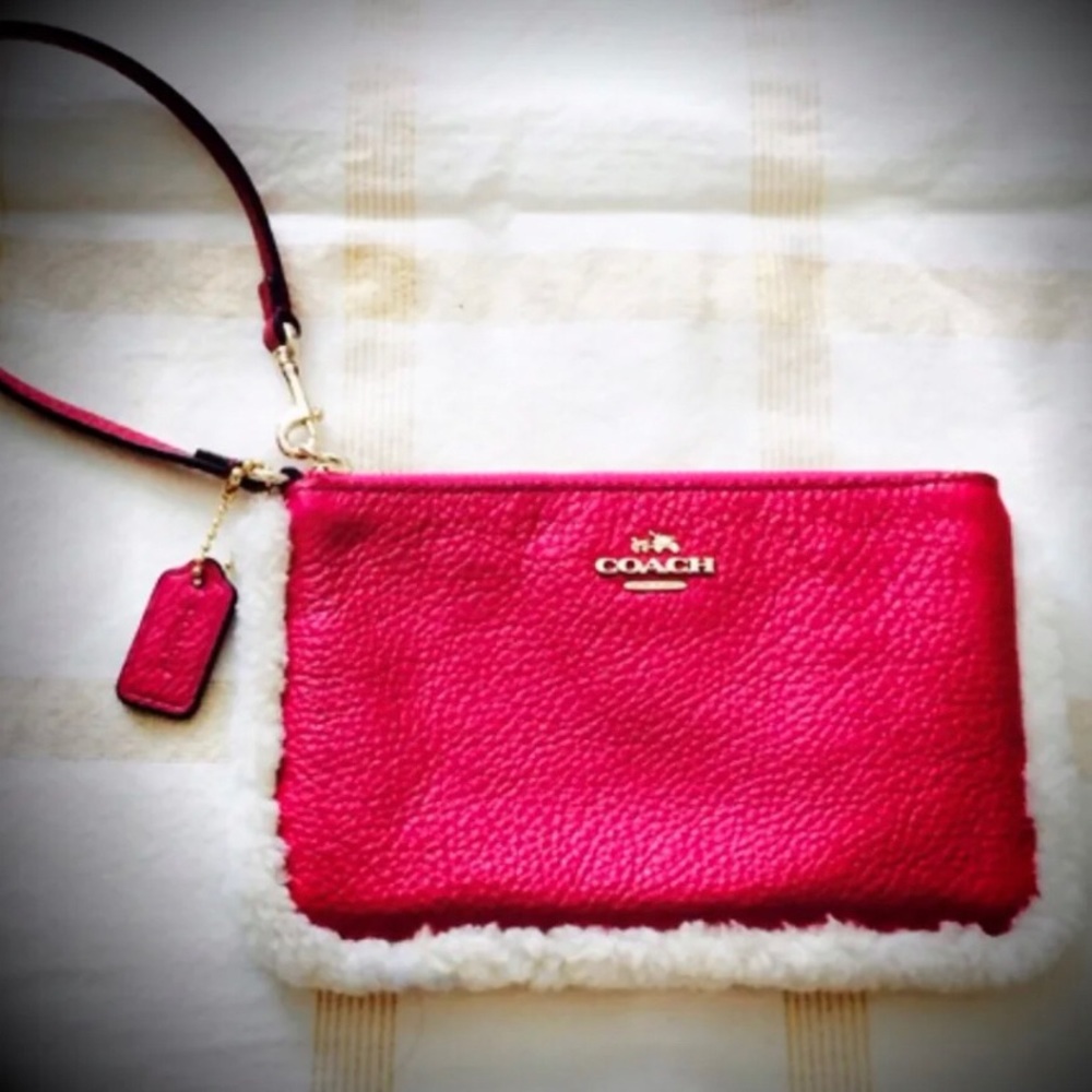 Magenta Coach Wristlet💗